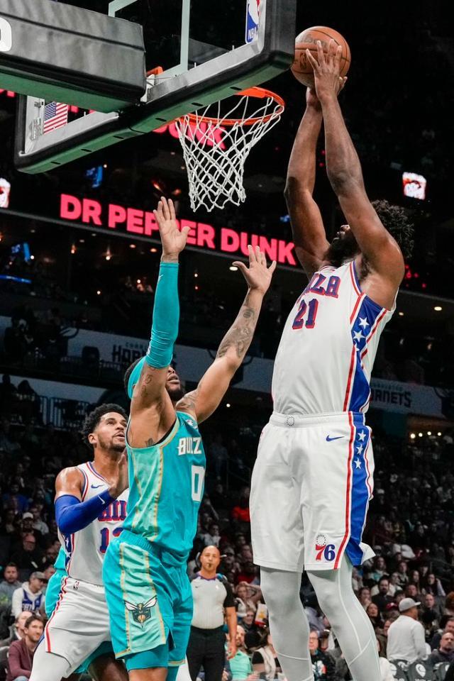 滚球投注-76人狂胜黄蜂53分创纪录 NBA大比分场次越来越多？